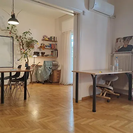 Cute Cozy And -home Away From Apartment